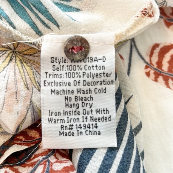 Johnny Was Tropical Floral Long Sleeve Button Down Shirt (M) - Picture 13 of 13